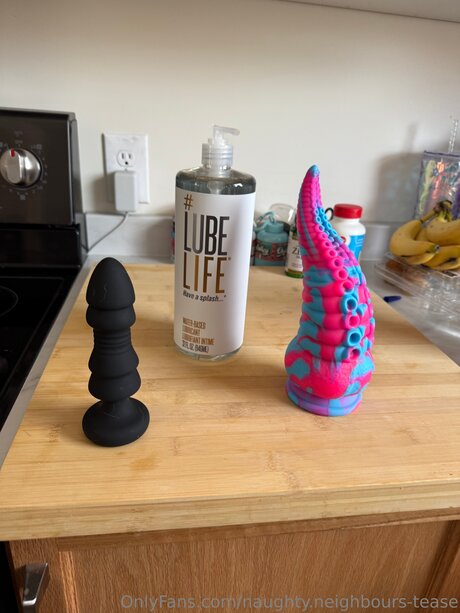 Naughty Neighbours Tease perfect star galleries