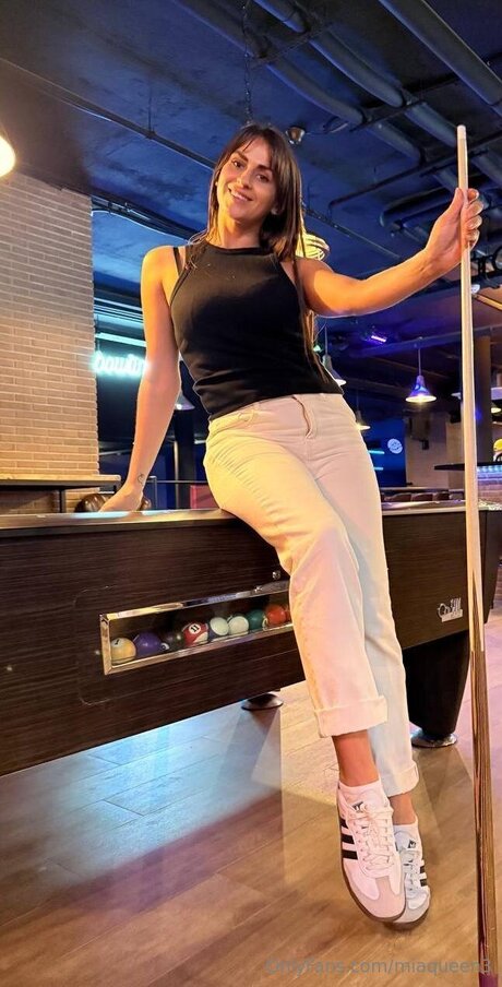 Miaqueen3 star nice pic