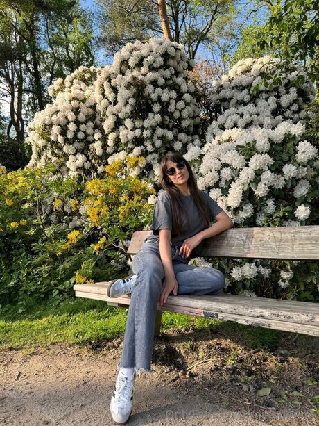 Miaqueen3 model erotic photos