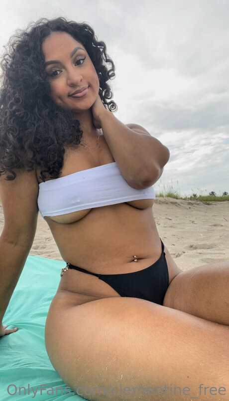 Clementine Free hd actress photo