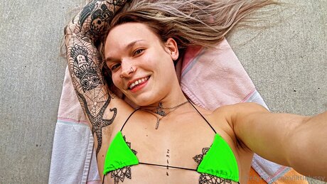 Littlelyssy nude star picture