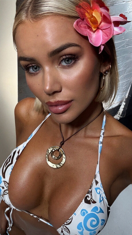 Baby Julz star hot photos