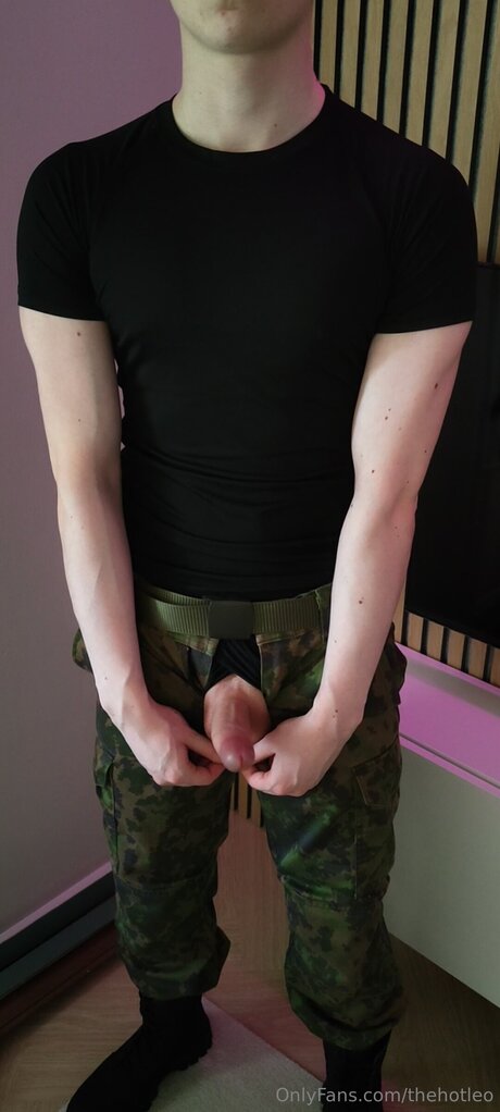 Thehotleo star perfect photo