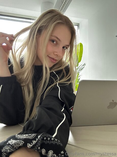 Mystessa erotic model pictures