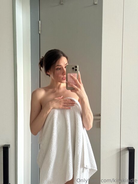Kirakindle nudes pornstar pictures