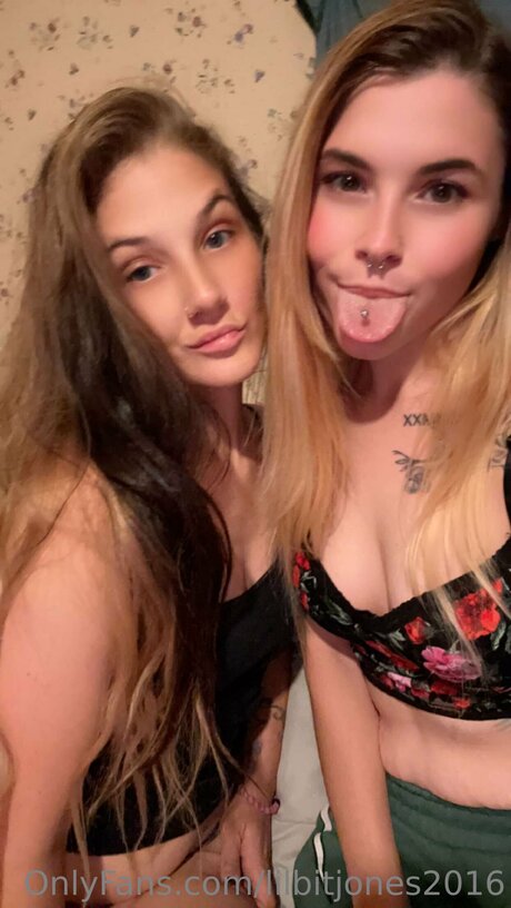 Lilbitjones2016 nudes model gallery