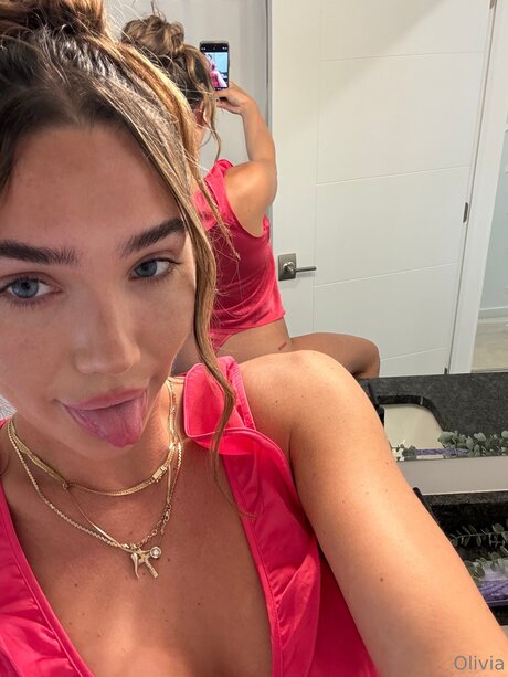 Oliviaj4 model pornographic photo