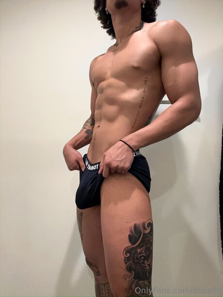 Itsball0 nudes star image