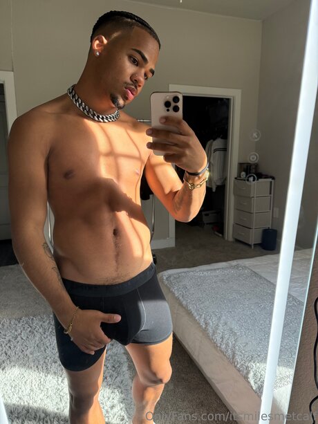 Itsmilesmetcalf actress photo