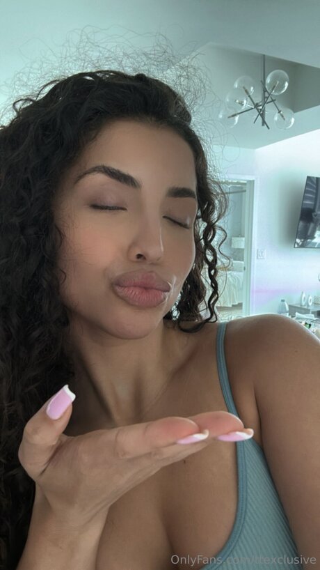 Ttexclusive art actress picture