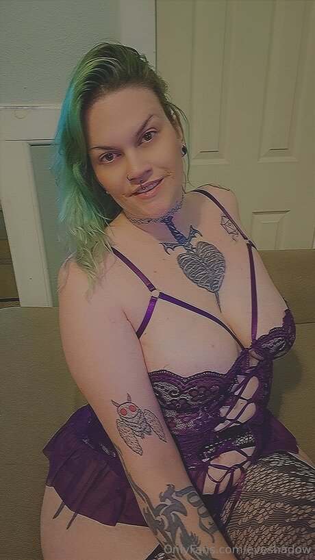 Eveshadow model porn pic