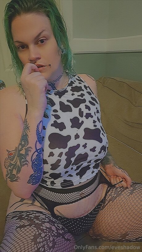 Eveshadow model perfect pic