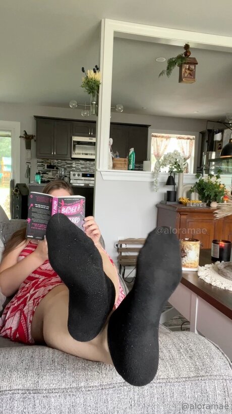 Aloramaescontentlibrary model top pictures