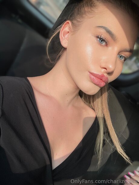 Anya Ice hot star img