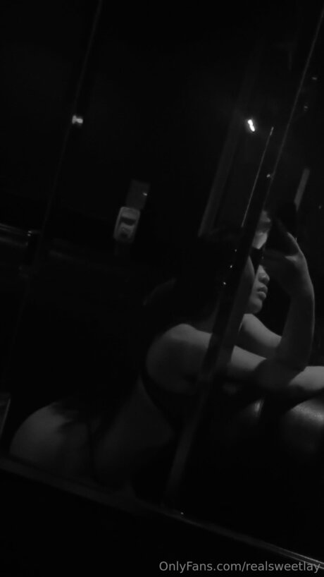 Realsweetlay pornstar nudes pics