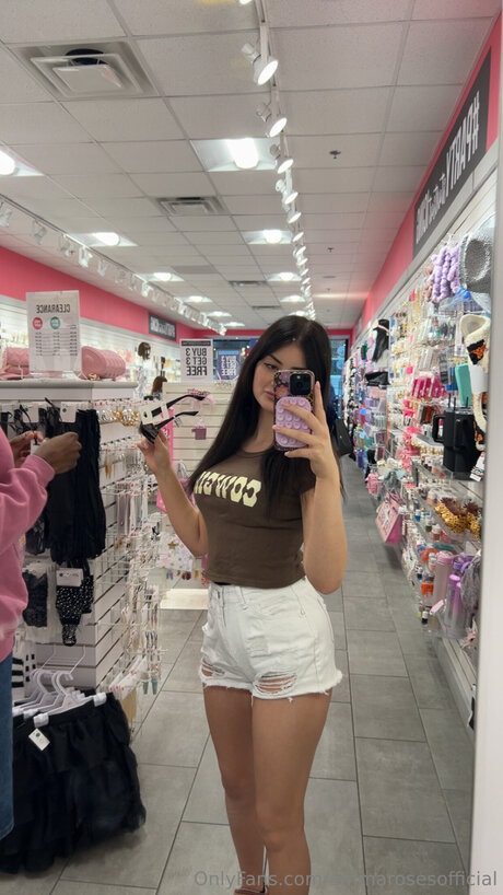 Emmarosesofficial model hd img