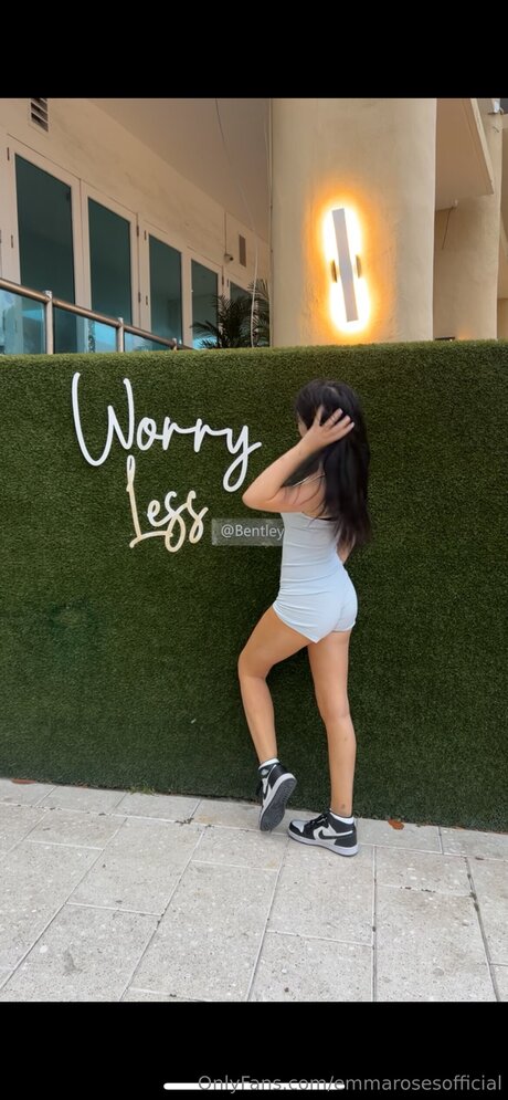 Emmarosesofficial pornstar erotic pics