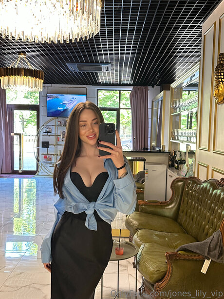 Lilia Ss hot pornstar photos