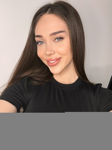 Lilia Ss model nude pic