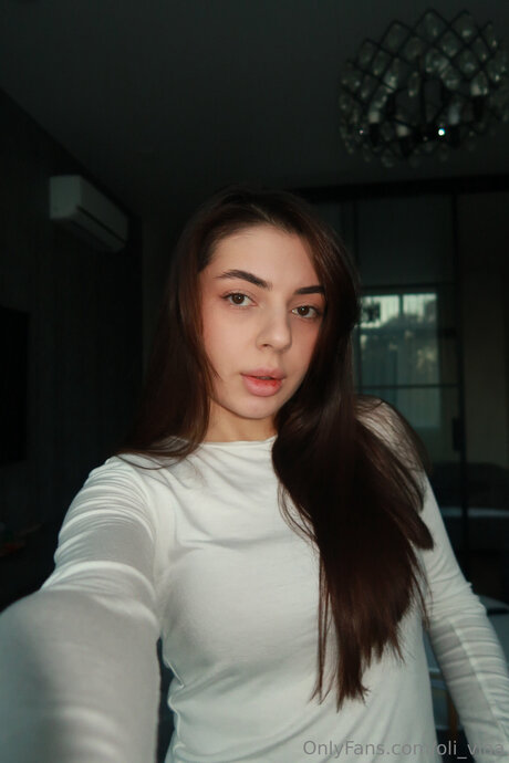 Oli Viaa art star photo