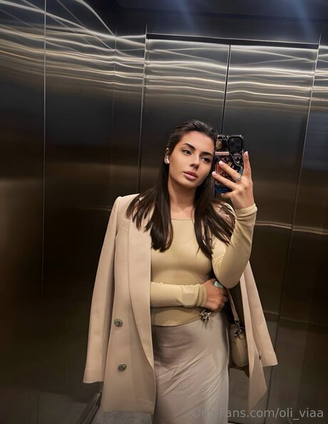 Oli Viaa best actress pictures