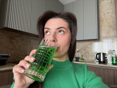 Oli Viaa pornstar erotic photos