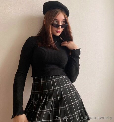 Luulu Sweety model sexy photos