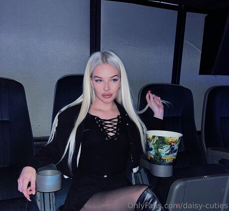Daisy Cutie model sexy photos