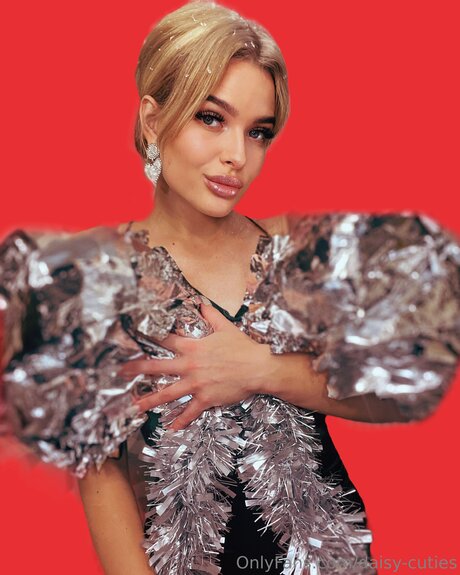 Daisy Cutie model top gallery