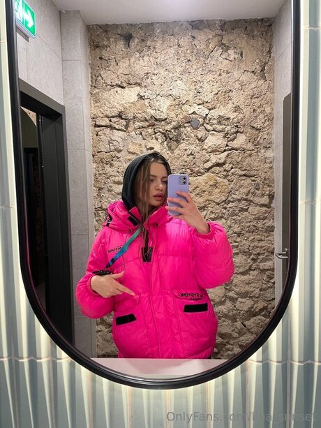 Lina Sunset star gallery