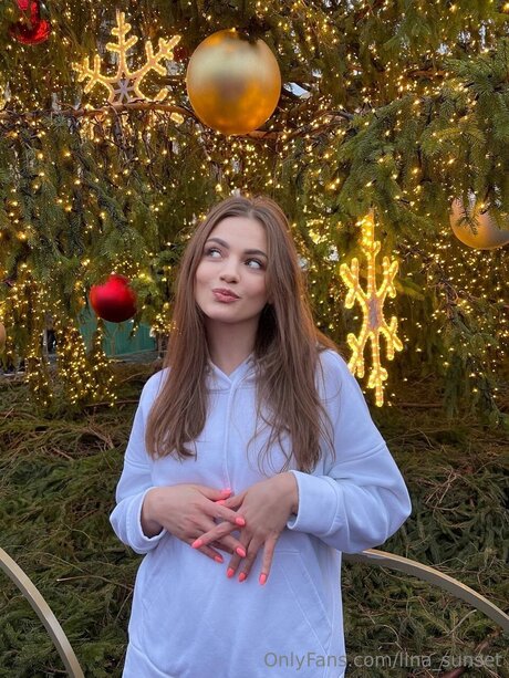 Lina Sunset model art pictures