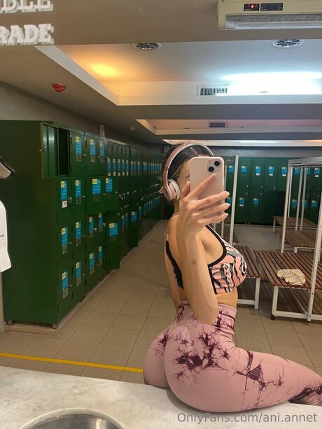 Ani Annet beautiful actress images