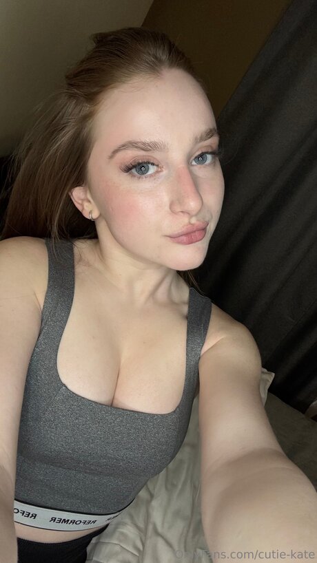 Waifuellax hot star img