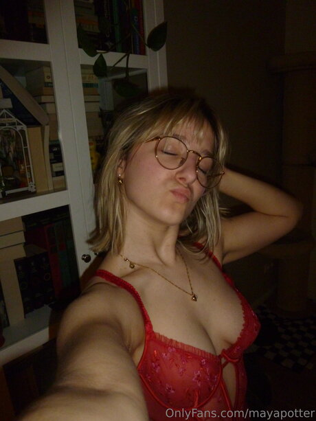 Mayapotter art star photo