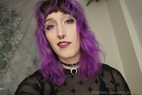 Nikki Mayhem sex model gallery