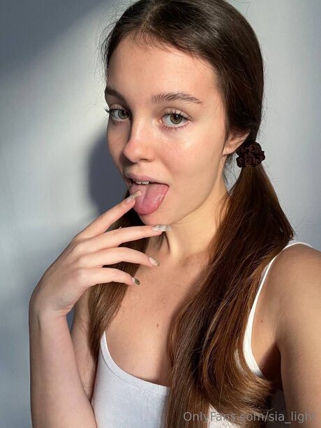 Sia Light erotic actress gallery