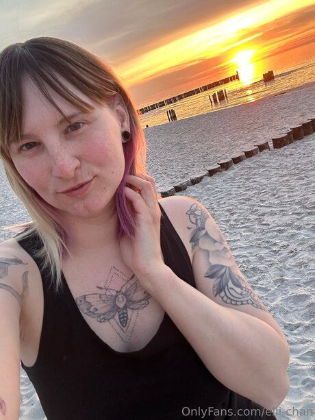 Elli Chan model free img