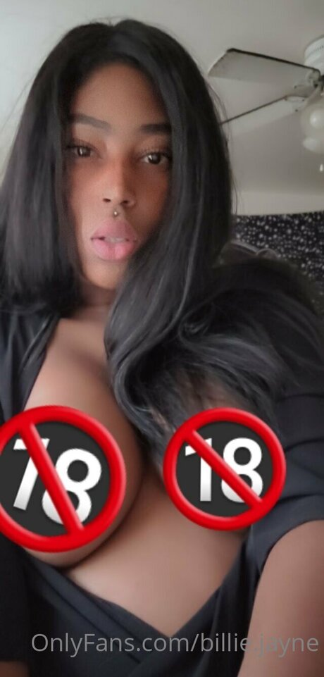 U225375949 xxx pornstar image