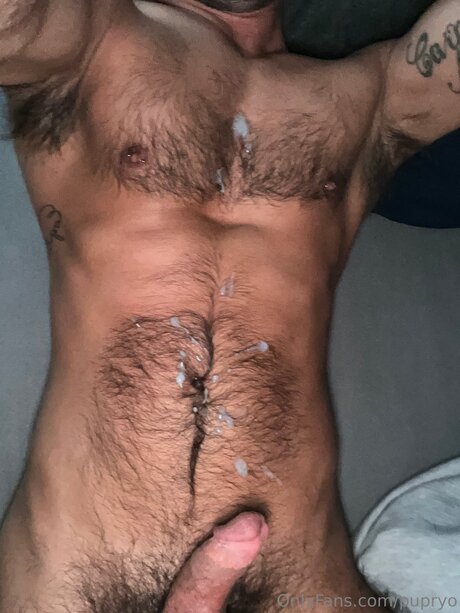 Pupryo hot model pic