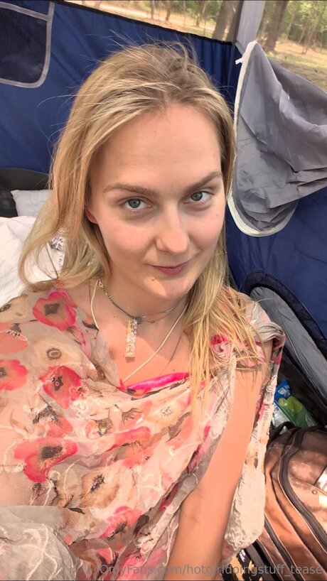 Hotgirldoingstuff Tease sex actress archive