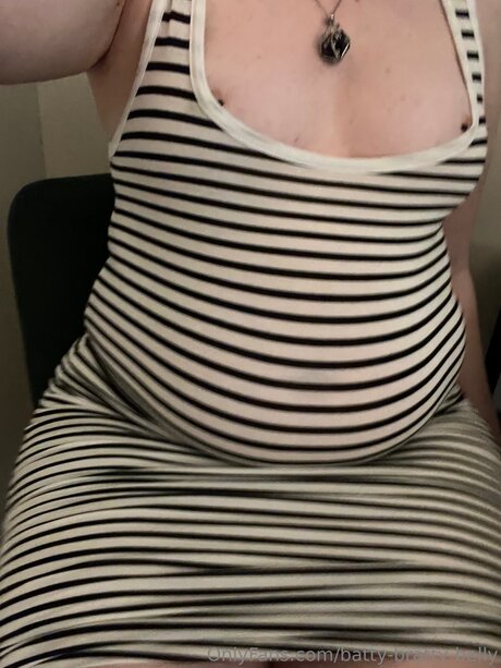 Batty Bratty Belly pornstar nude picture