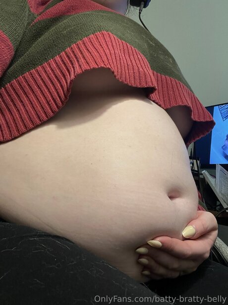 Batty Bratty Belly model pornographic images