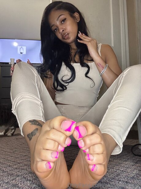 Goddessaaliya2 erotic star photos