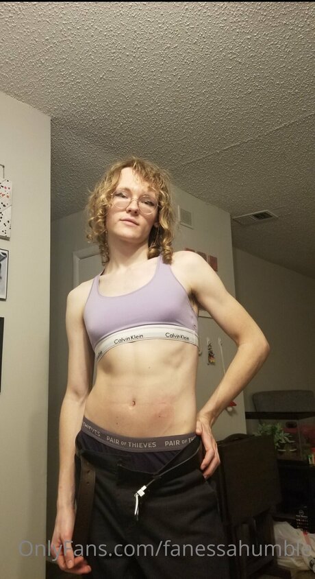Fanessahumble nude pornstar archive