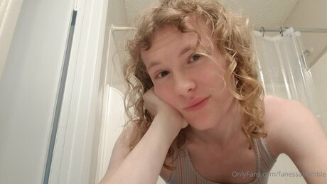 Fanessahumble free actress gallery