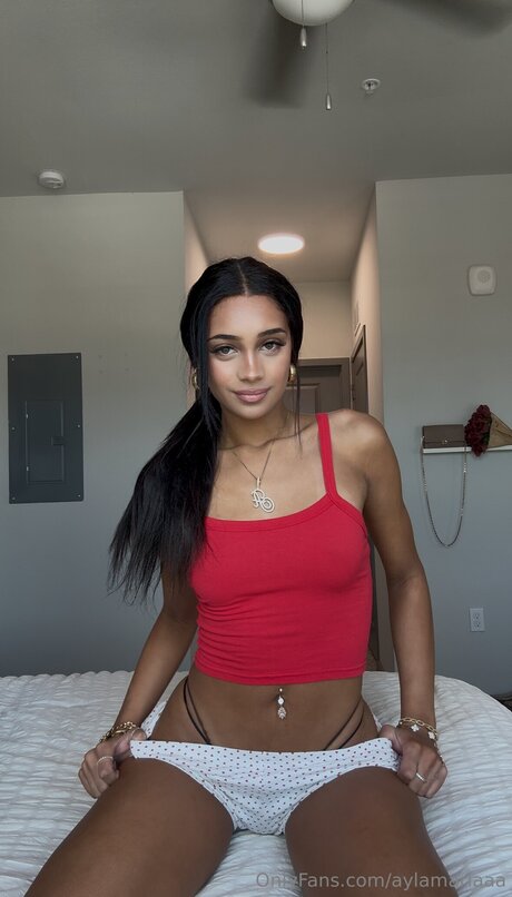 Aylamariaaa naked pornstar photos