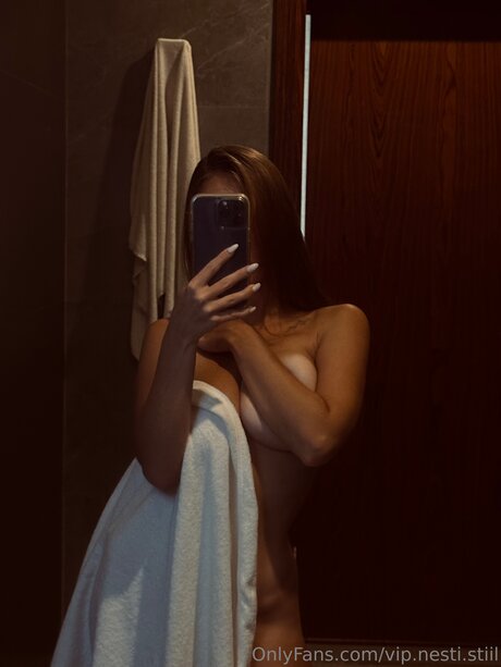 Nesty Still free model picture