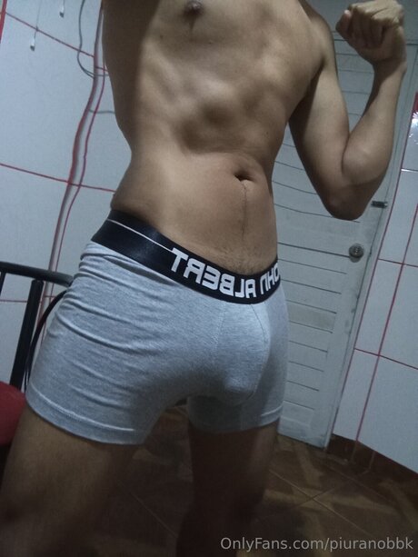 Piuranobbk model art photo