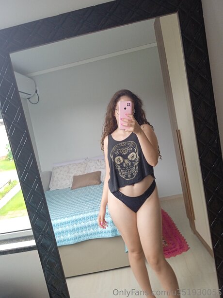 U351930055 erotic pornstar img