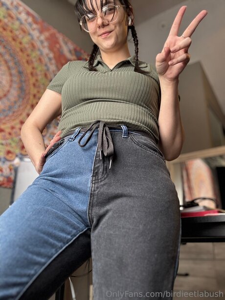 Birdieetlabush star adult galleries
